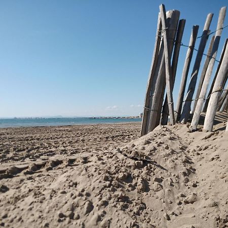 Grand Studio Au Grau-Du-Roi Proche Seaquarium Et Plage Ле-Гро-дю-Руа Екстер'єр фото